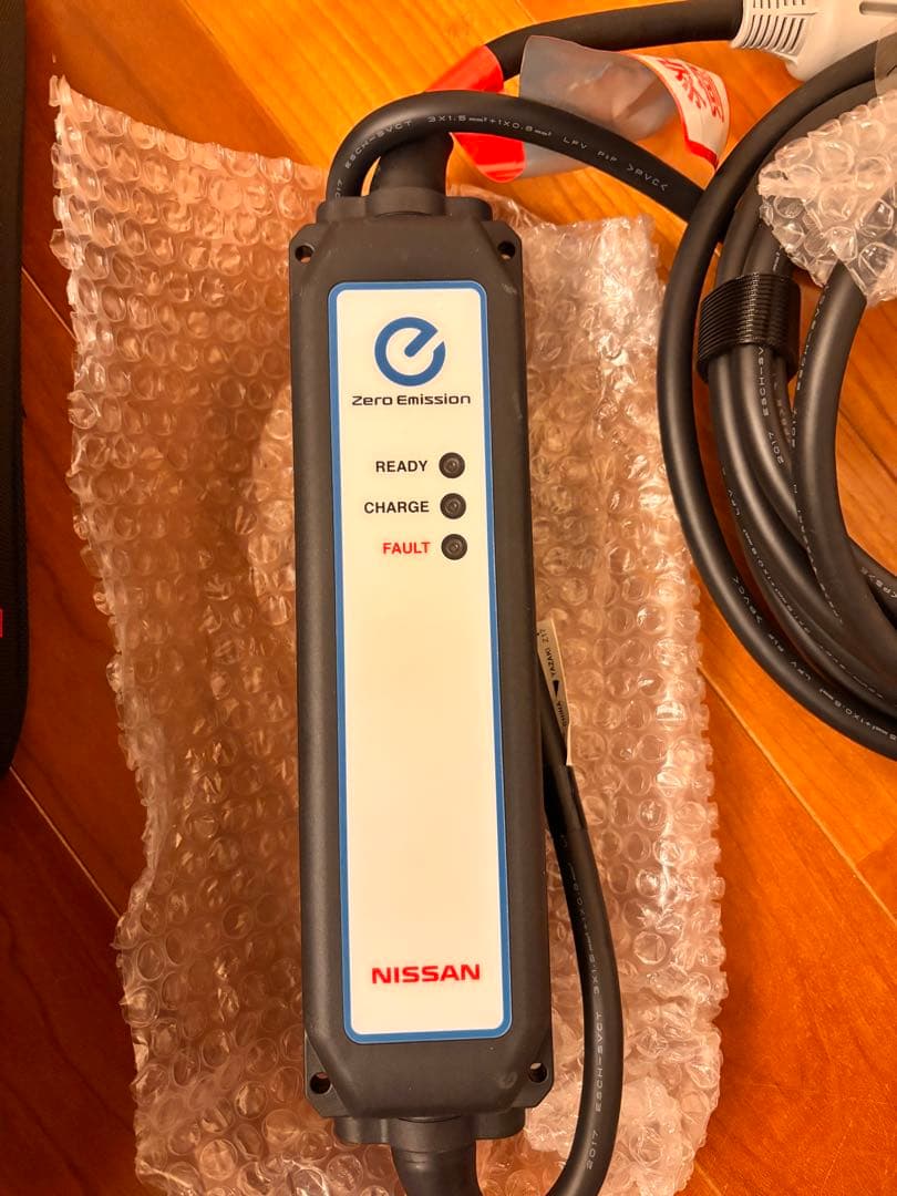 Nissan 電気自動車 充電器 純正 専用収納バック付