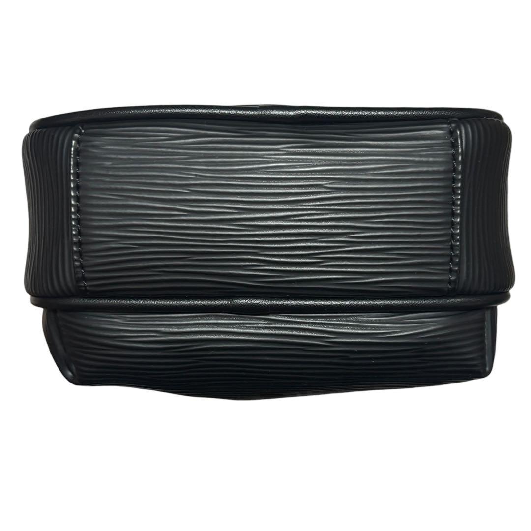 極美品　ヴィヴィアンウエストウッド ショルダーFLOW オーブ 黒 斜め掛け