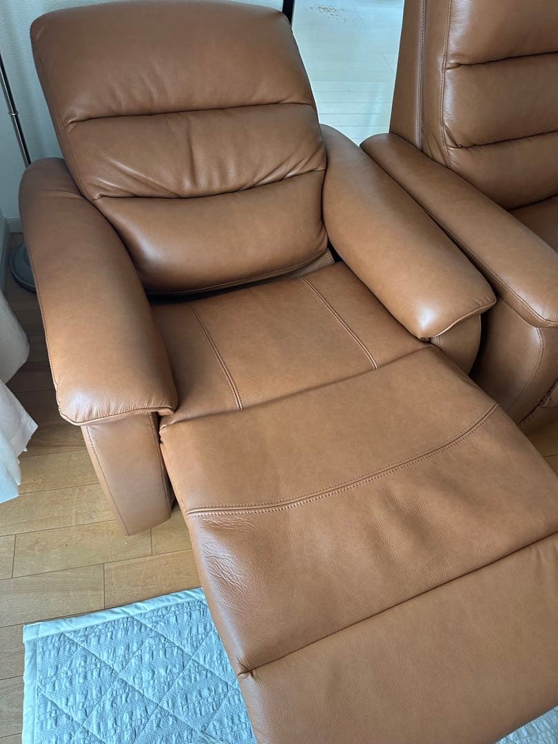 piyokoページです！ 本革　電動リクライニングソファ①②