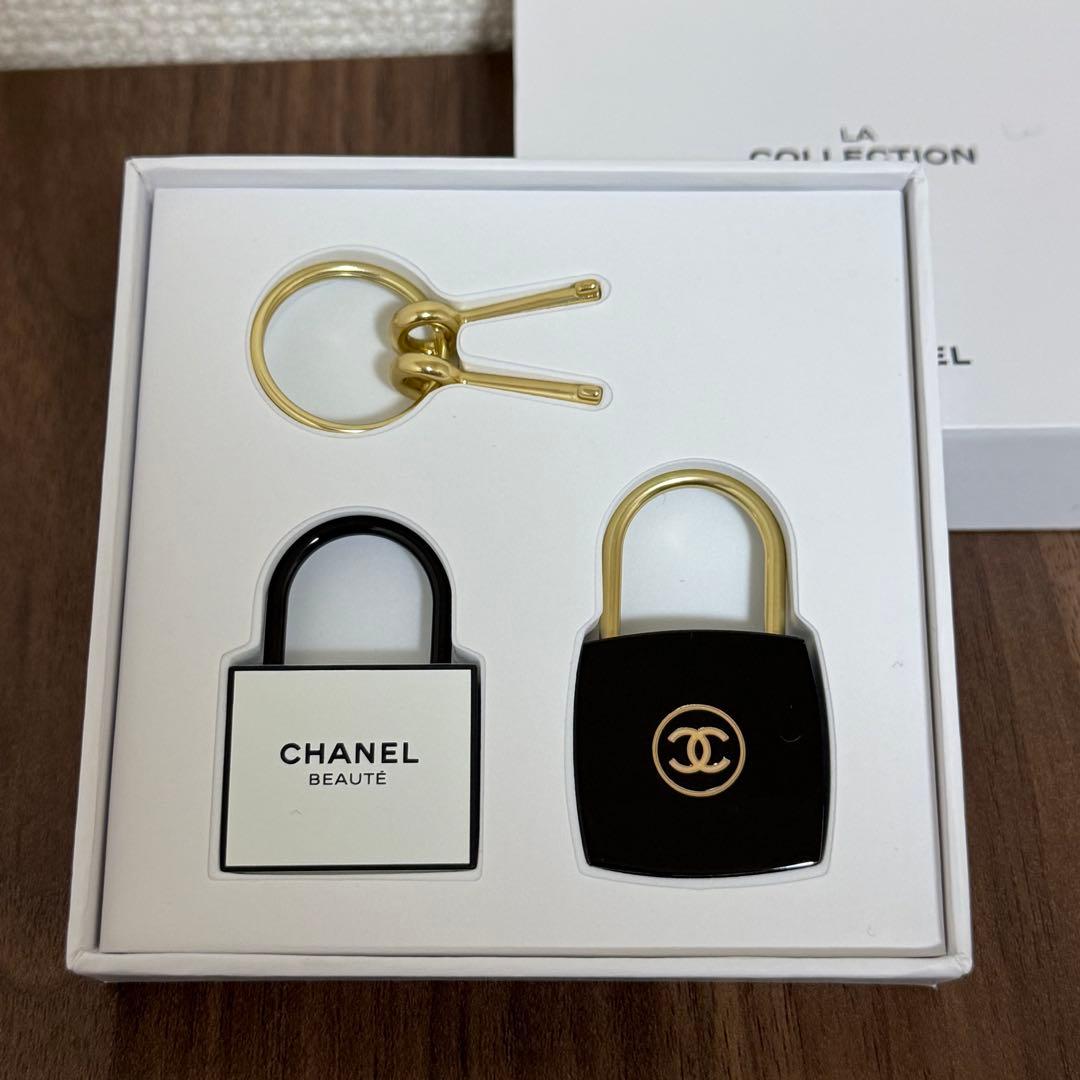 CHANEL シャネル ノベルティ ラコレクション キーホルダー カデナ 南京錠