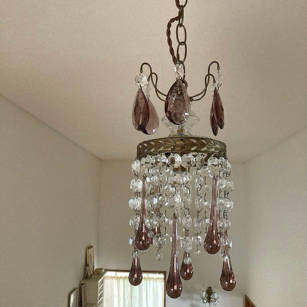 *訳あり クリスタルティアドロップ 1灯シャンデリア 薄紫 フランスアンティーク