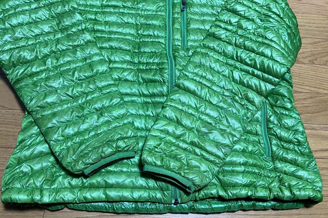 パタゴニア軽量ダウンジャケット Ultralight Down Hoody