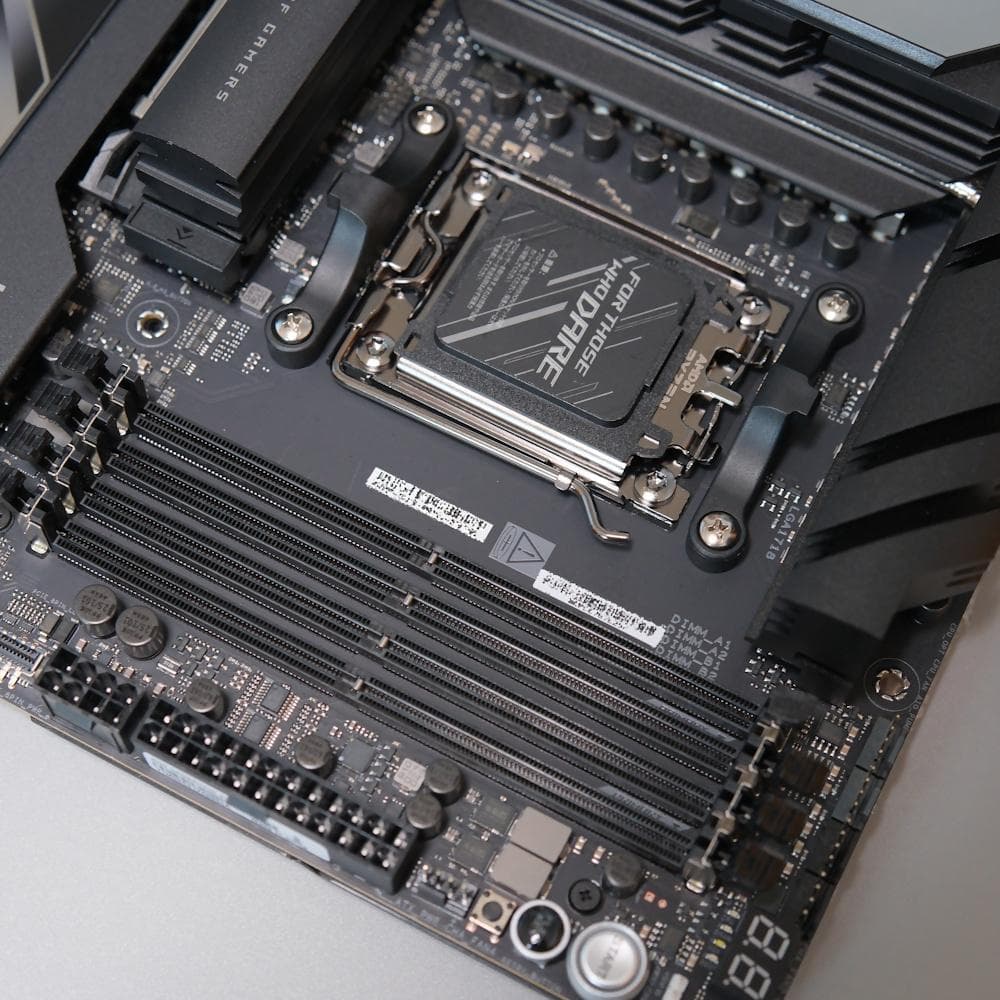 ASUS ROG CROSSHAIR X870E HERO マザーボード