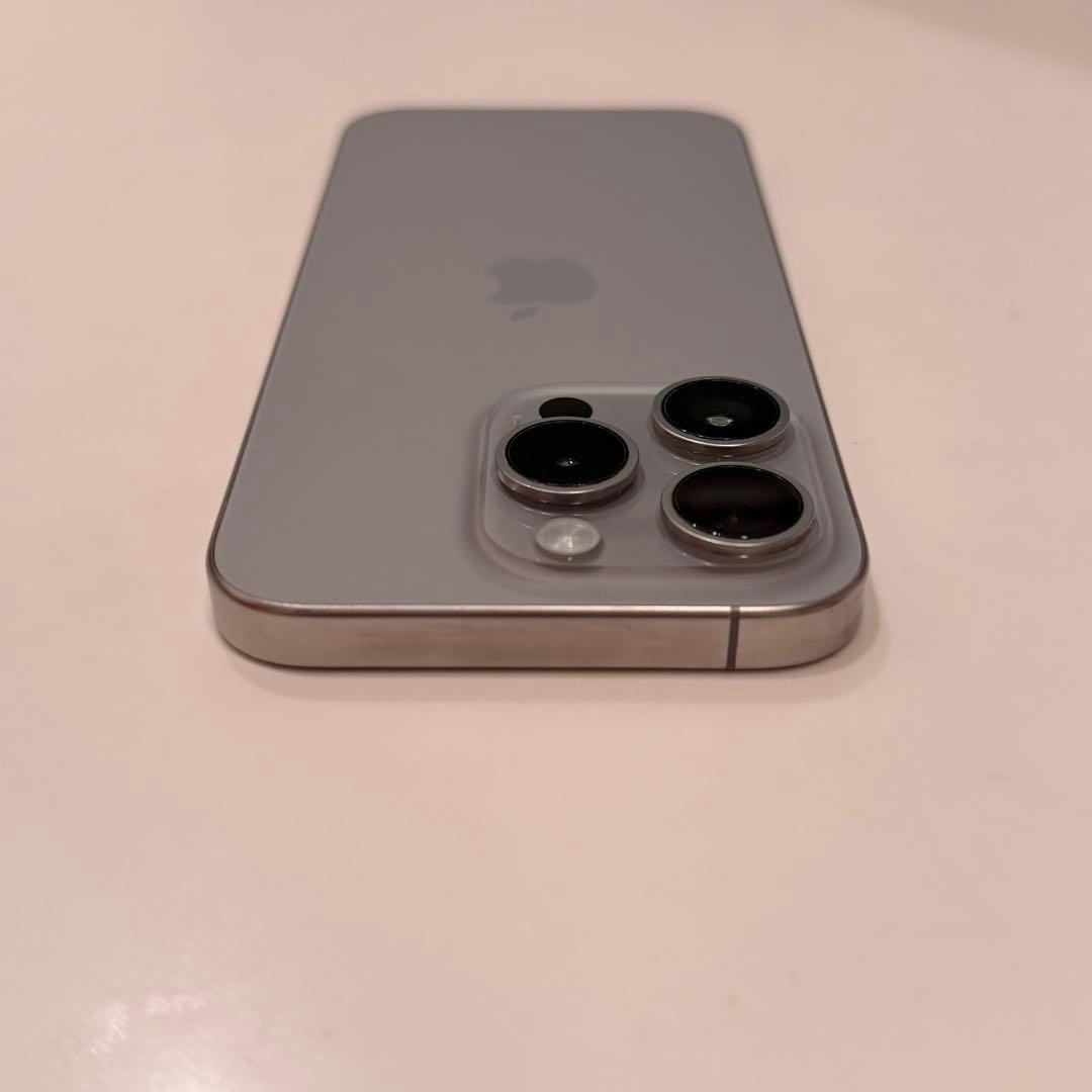 iPhone 15 Pro ナチュラルチタニウム128GB 本体