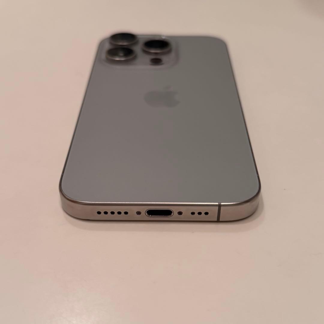 iPhone 15 Pro ナチュラルチタニウム128GB 本体