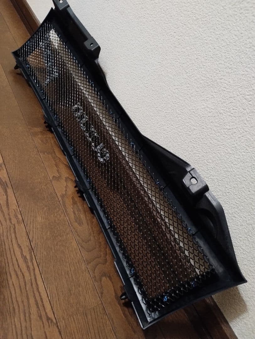 スズキジムニーJB23純正フロントグリル改 ラバーチッピング塗装 + エンブレム