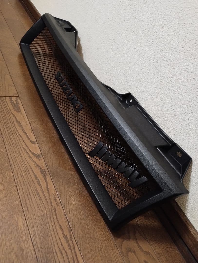 スズキジムニーJB23純正フロントグリル改 ラバーチッピング塗装 + エンブレム