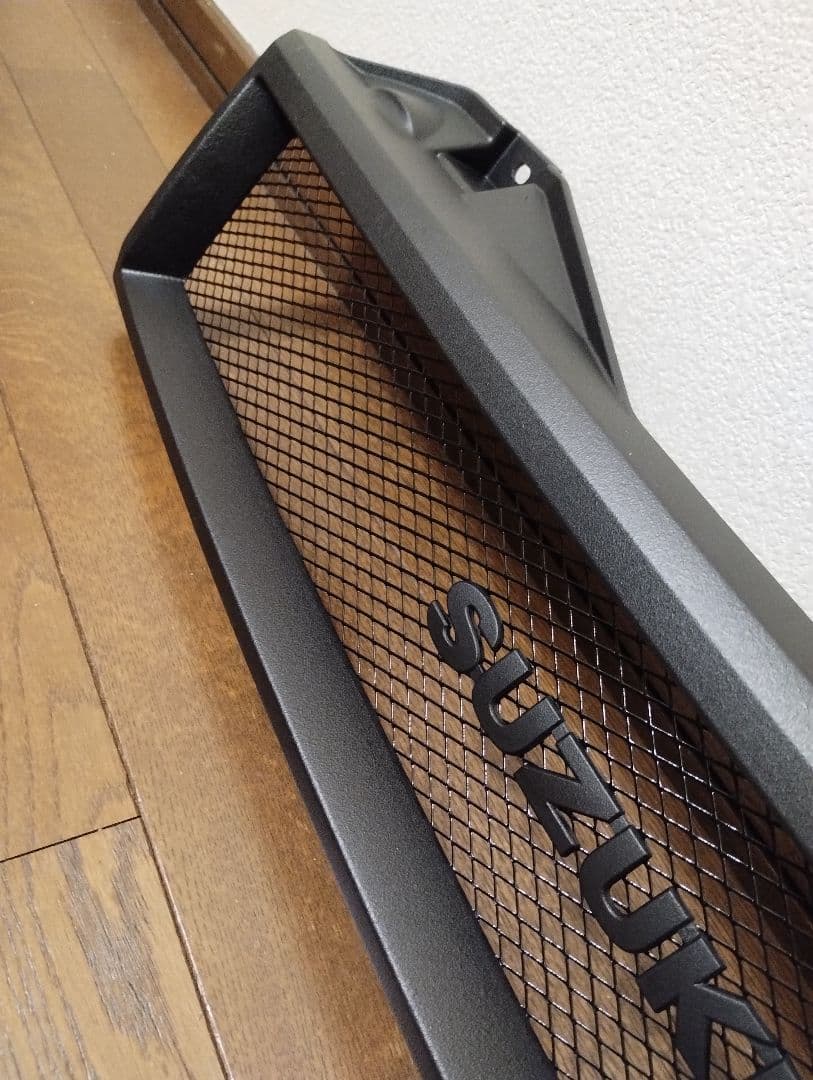 スズキジムニーJB23純正フロントグリル改 ラバーチッピング塗装 + エンブレム