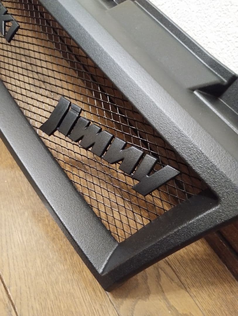 スズキジムニーJB23純正フロントグリル改 ラバーチッピング塗装 + エンブレム