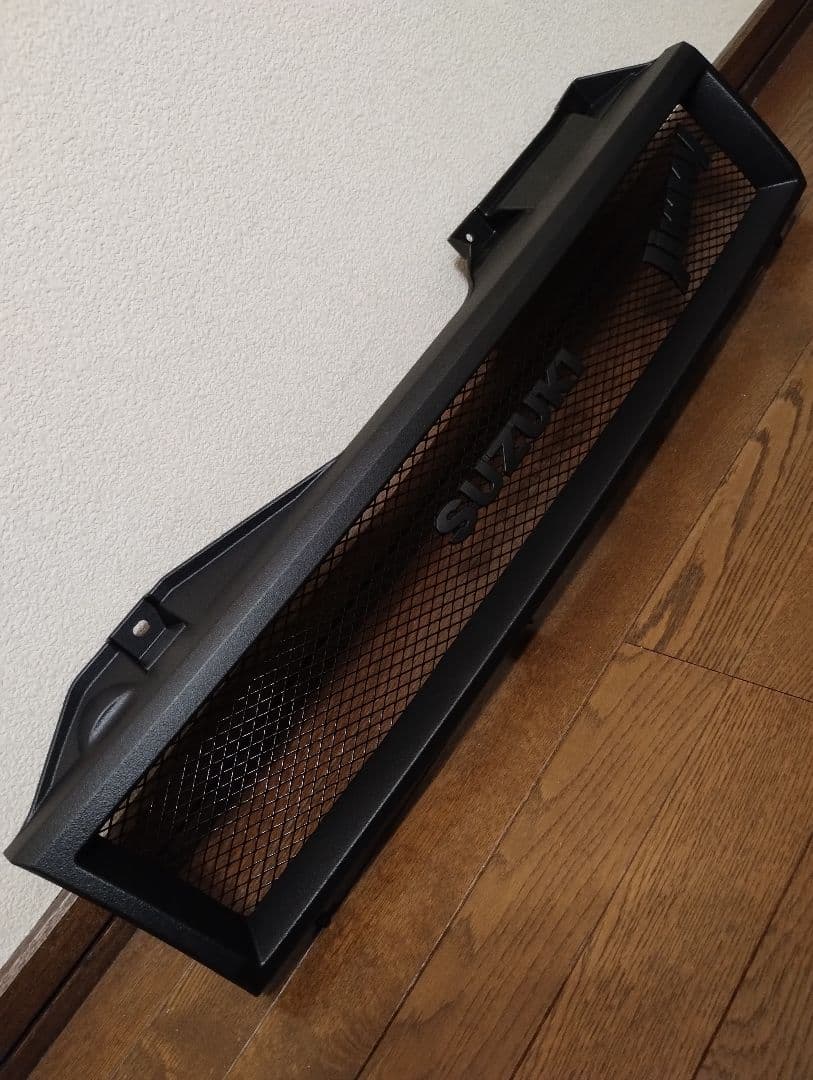 スズキジムニーJB23純正フロントグリル改 ラバーチッピング塗装 + エンブレム