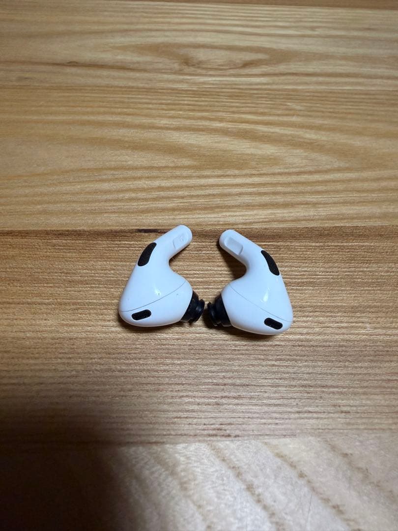 AirPods Pro 本体 充電ケース付き ホワイト