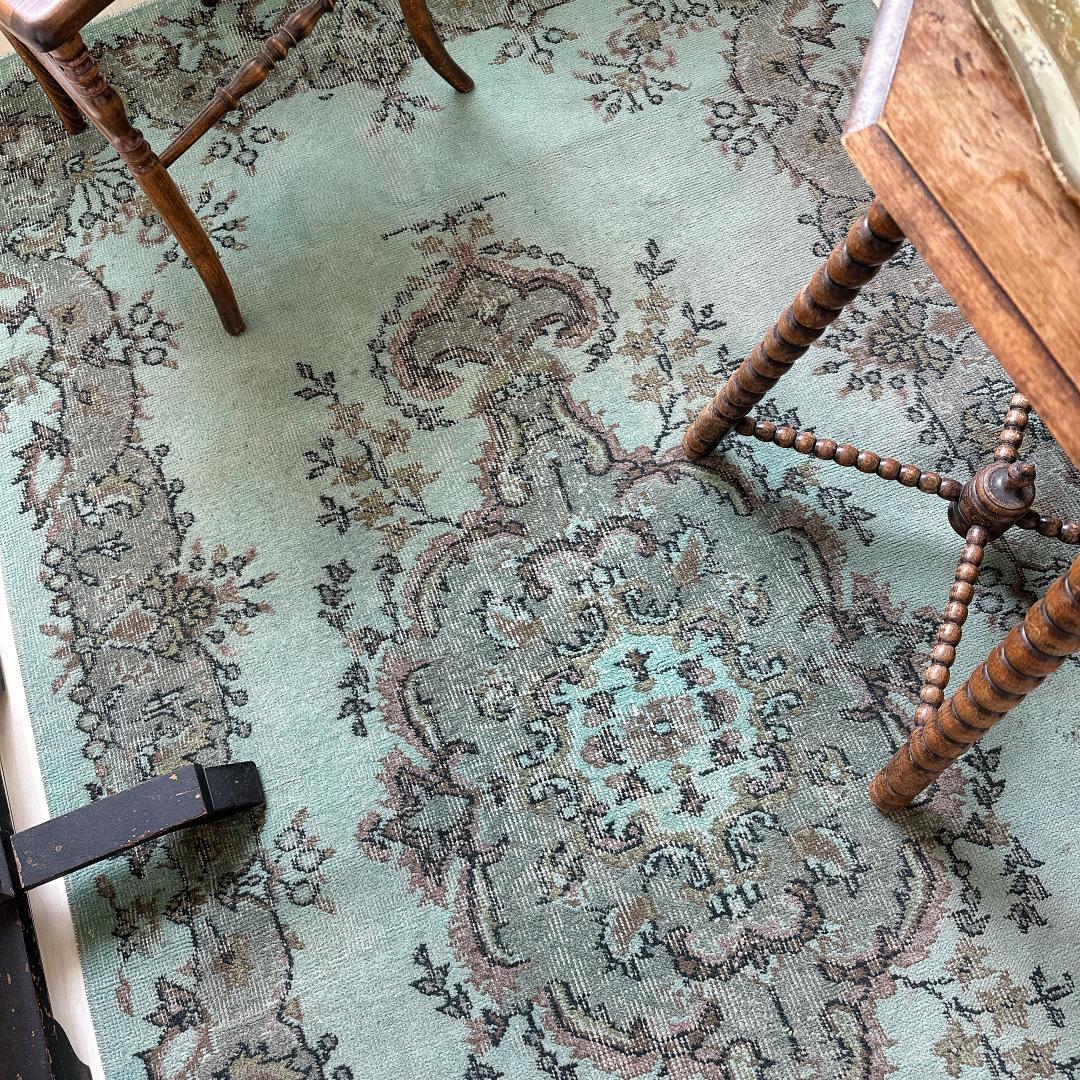 トルコ ヴィンテージラグ A58 ターコイズブルー カーキ ピンク オーバーダイ