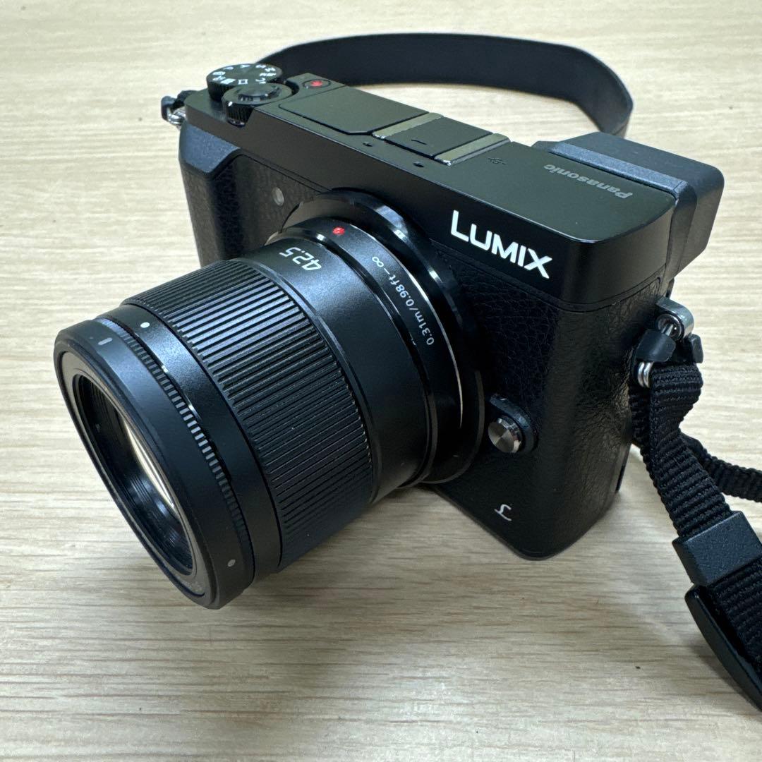 LUMIX ミラーレス一眼 DMC-GX7MK2 レンズ42.5mm/F1.7