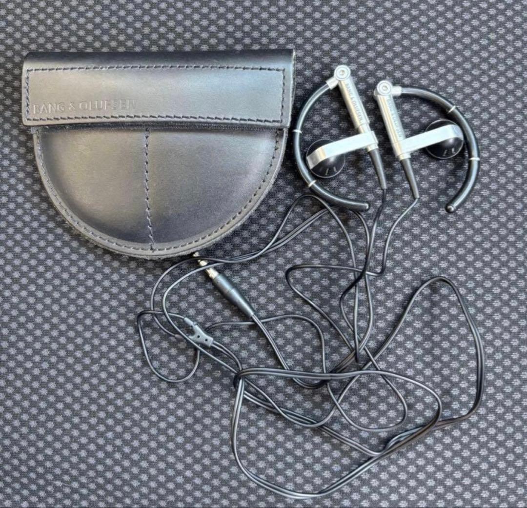 Bang&Olufsen Earphones A8有線イヤホン 収納ケース付き