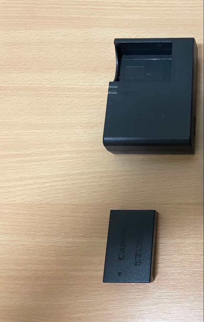 EOS Kiss X10i・ボディー本体標準　広角　望遠　バッテリーセット