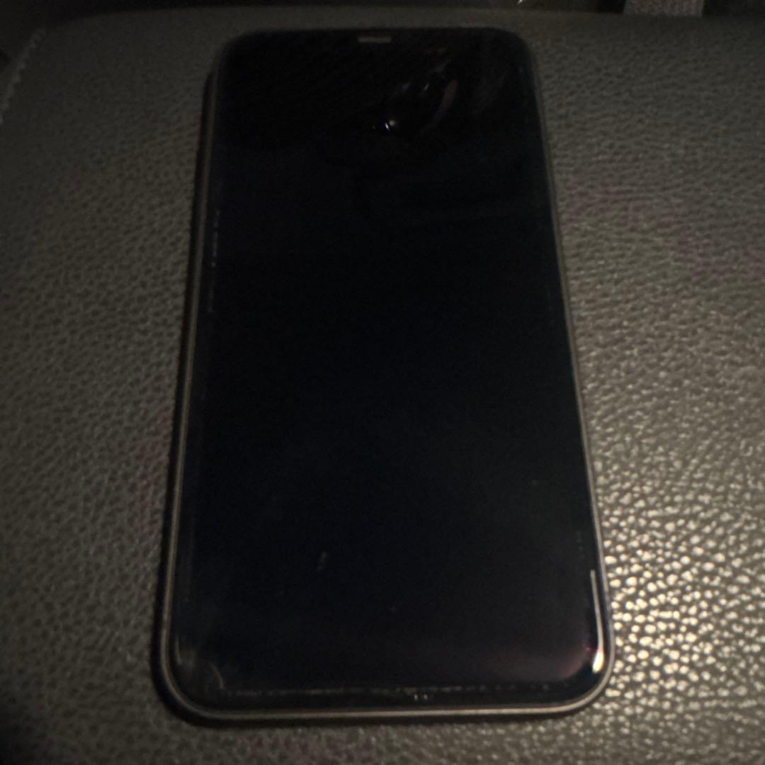 スマートフォン本体 iPhone11 64GB au