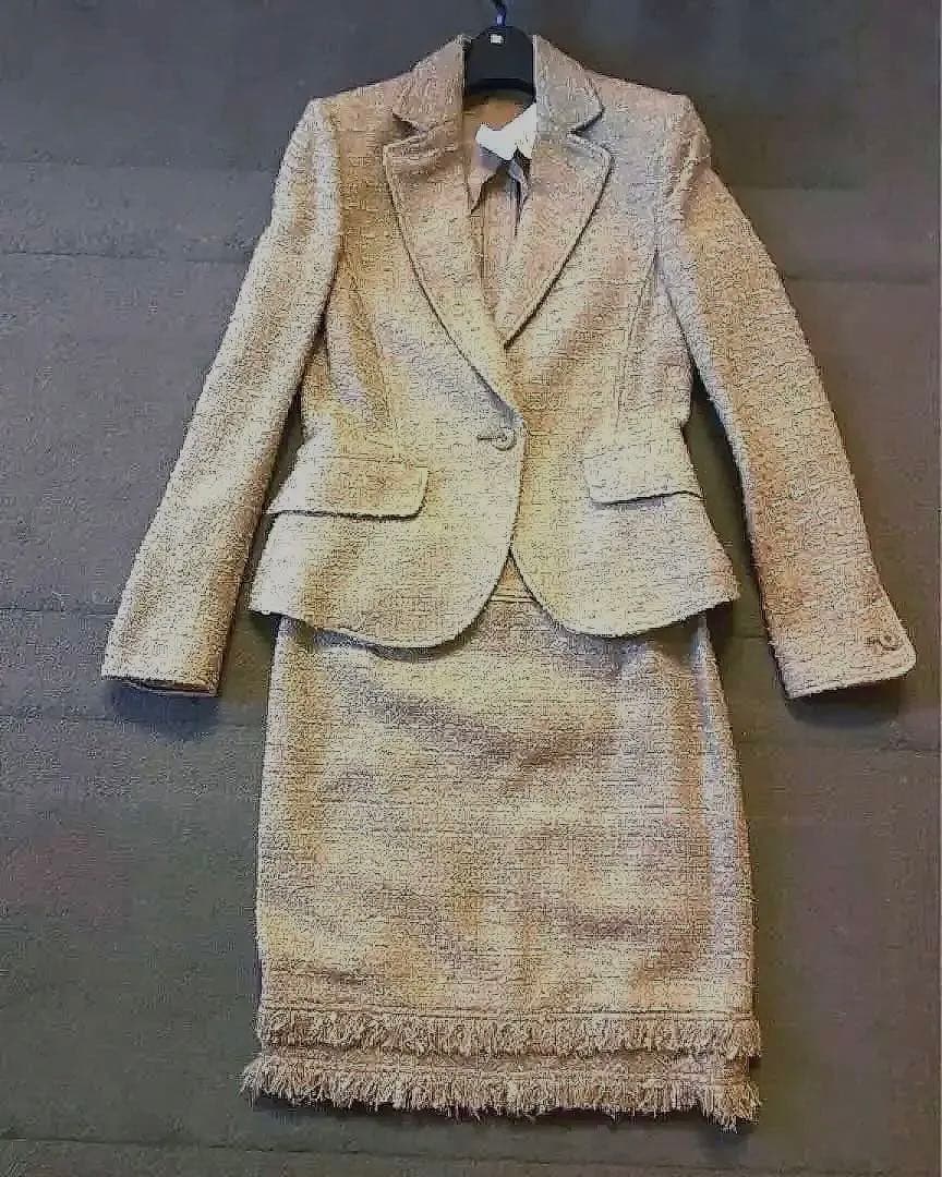 ナラカミーチェ　レディーススーツ