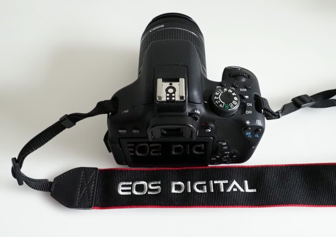 CANON EOS Kiss X8i ダブルズームキット