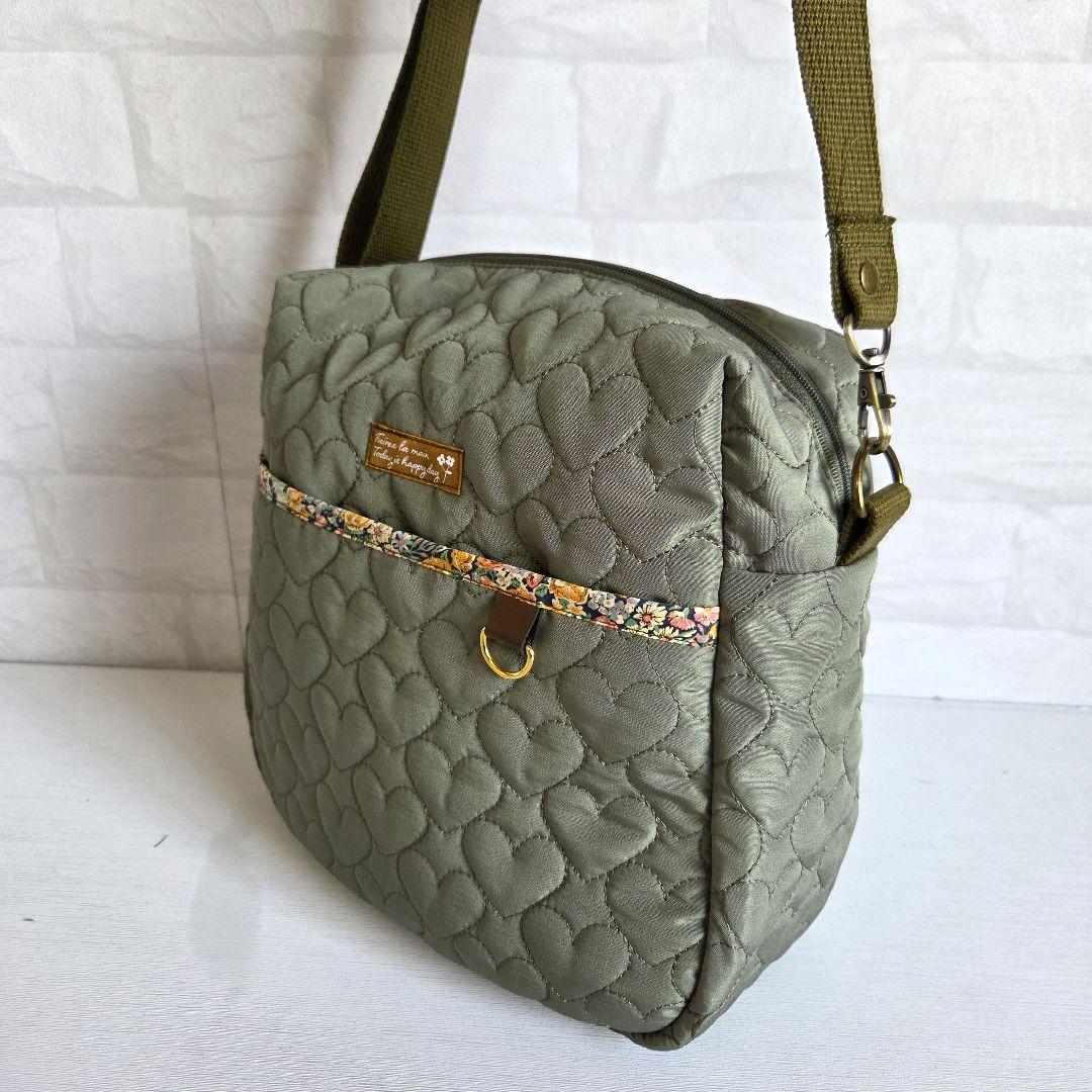 JUNE様　ハートキルトのショルダーバッグ　ハンドメイド