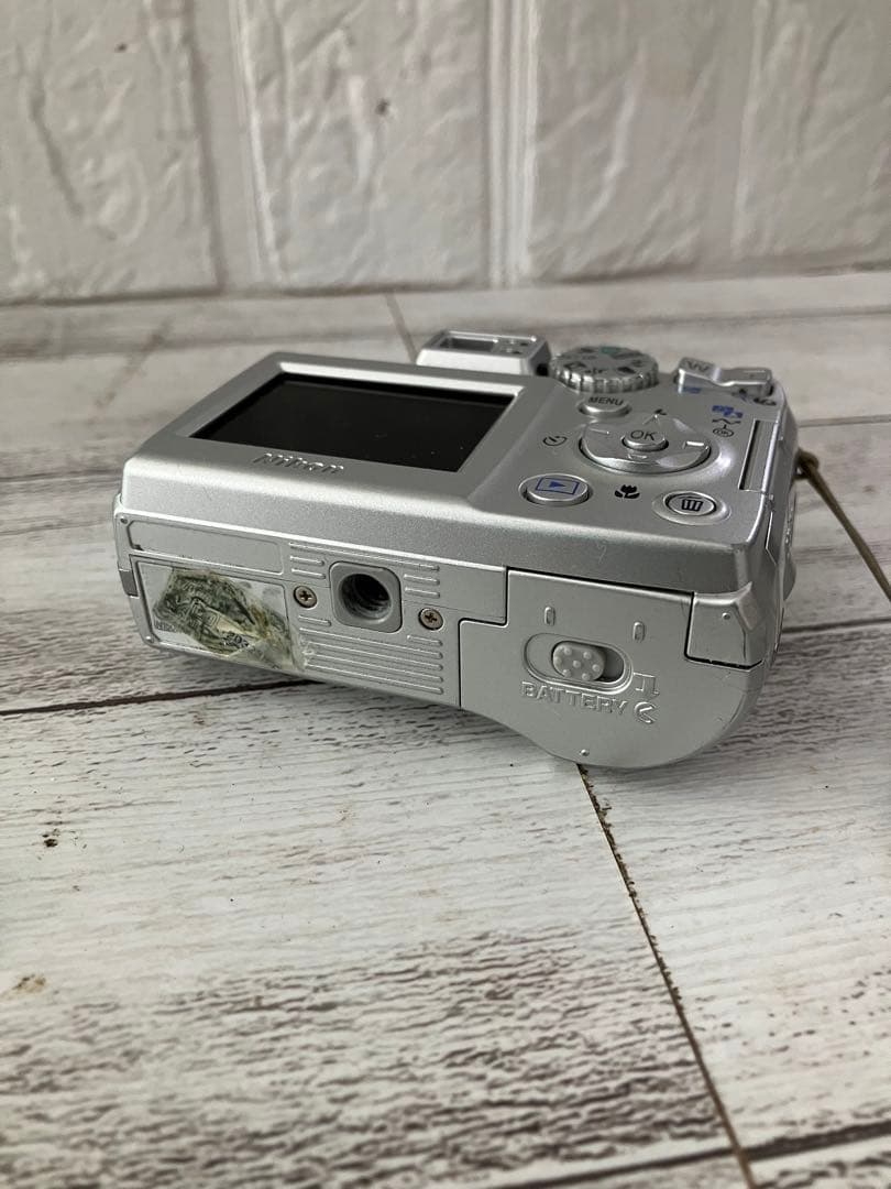 Nikon COOLPIX 5600 シルバー コンパクトデジタルカメラ