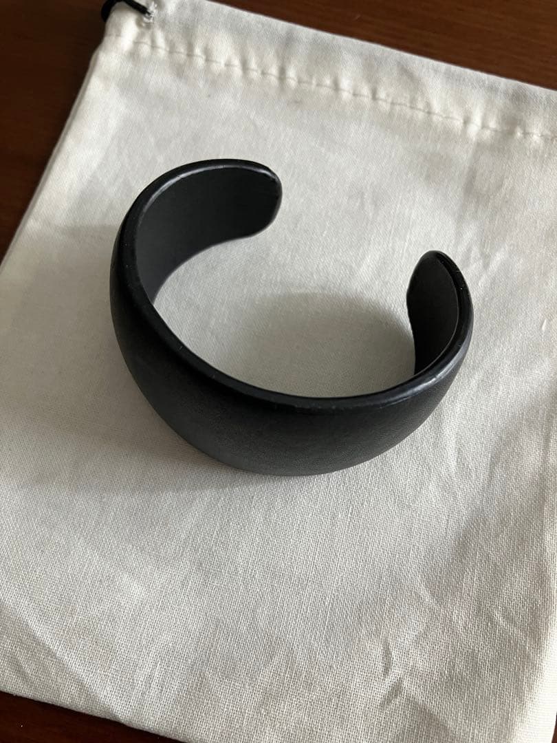 最終値下 ISAAC REINA CURVED COATED BRACELET黒