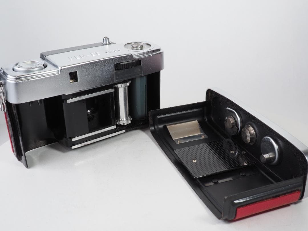 OLYMPUS PEN-EES （オリンパス ペンEES）サーモンピンク