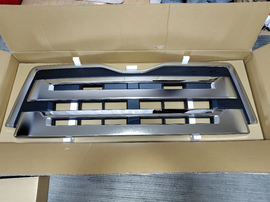 パーフェクト　クオン　メッキグリル　フルセット　ＵＤ純正