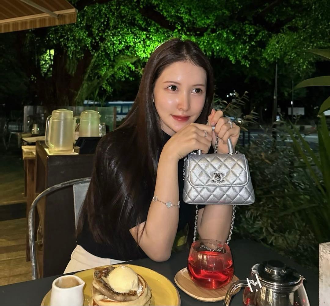 極美品　シャネル　CHANEL ココハンドルミニ　シルバー