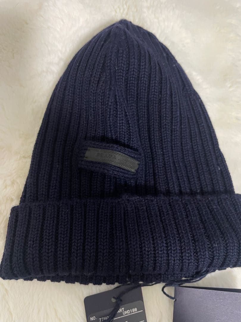 PRADAニットキャップ