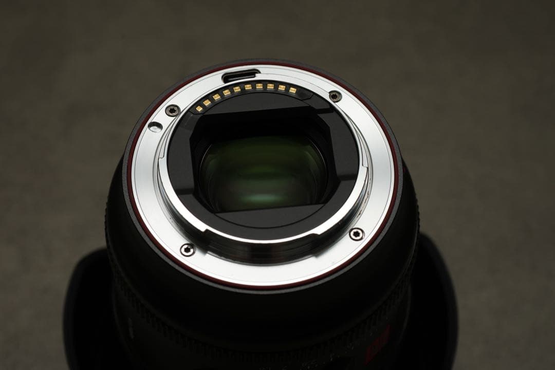 VILTROX AF 16/1.8 FE レンズ