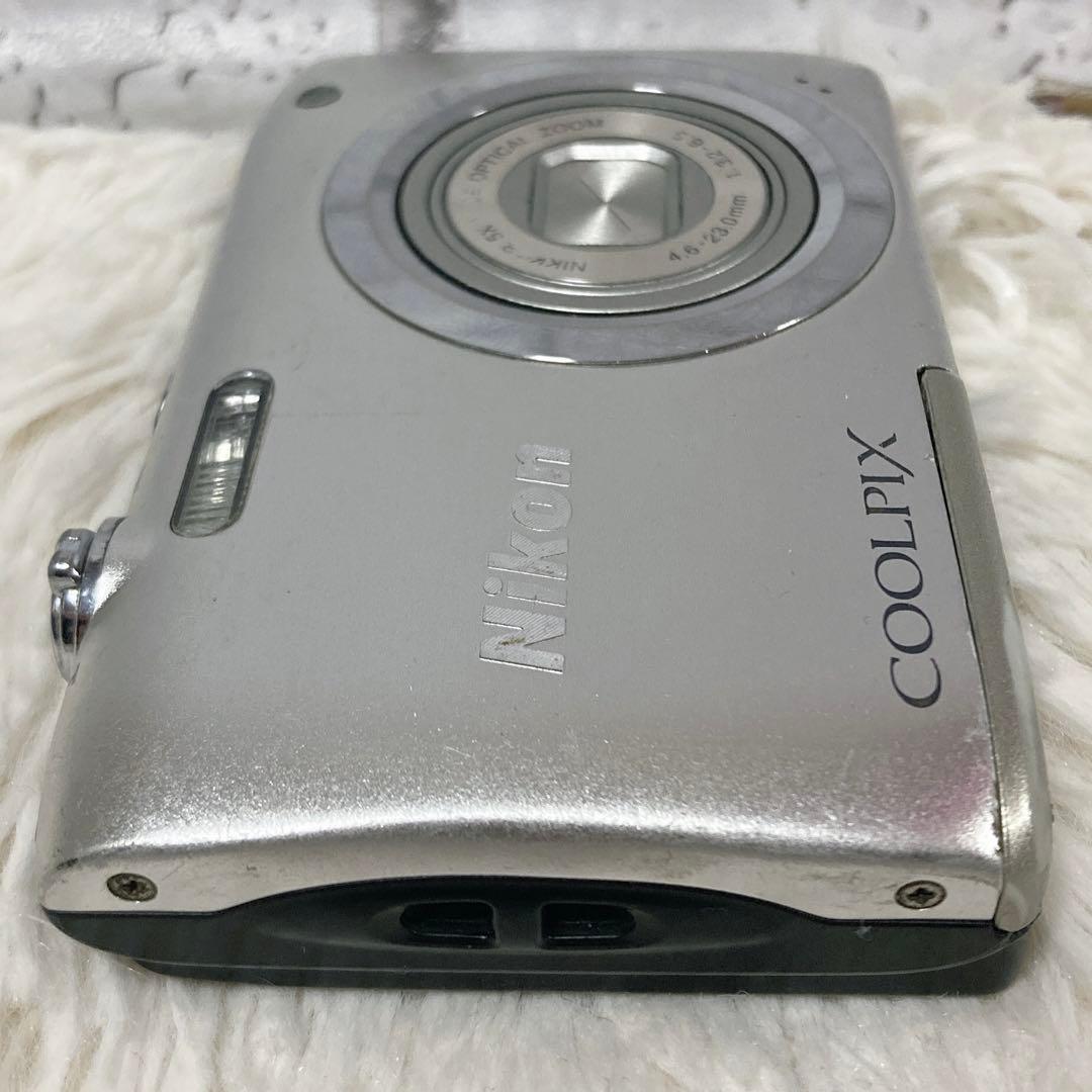 【極美品】 Nikon ニコンA100 デジタルカメラ デジカメ シルバー