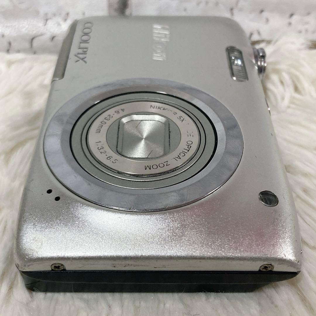【極美品】 Nikon ニコンA100 デジタルカメラ デジカメ シルバー