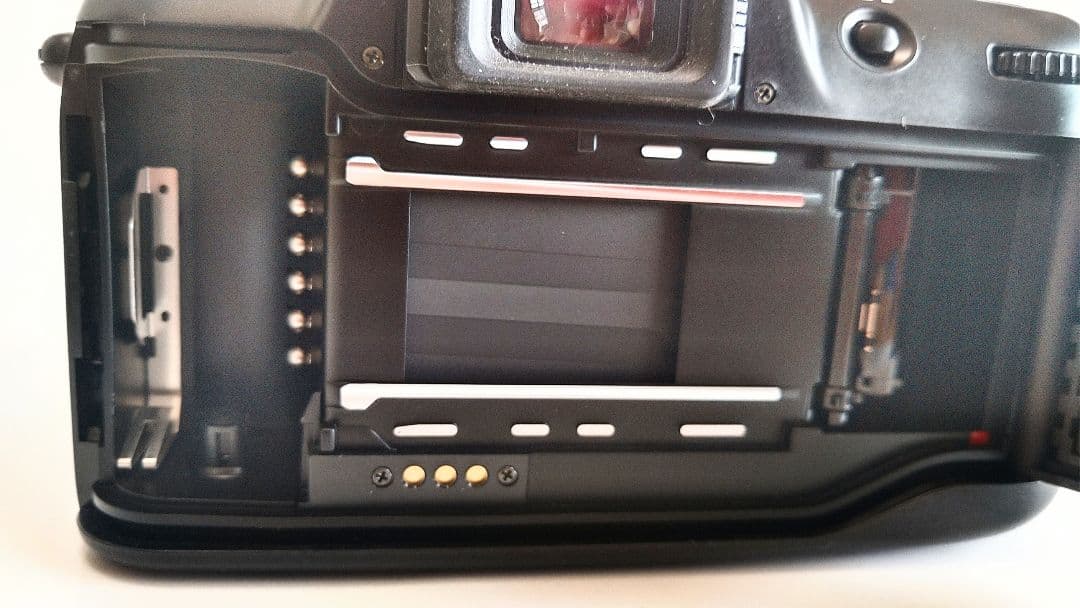 Nikon　F-60 DパノラマAFニッコール28-80mm. F3.5~5.6