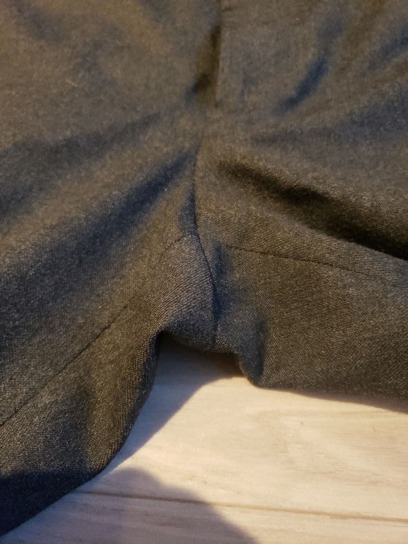 インコテックス　アーバントラベルチャコールグレー46です。