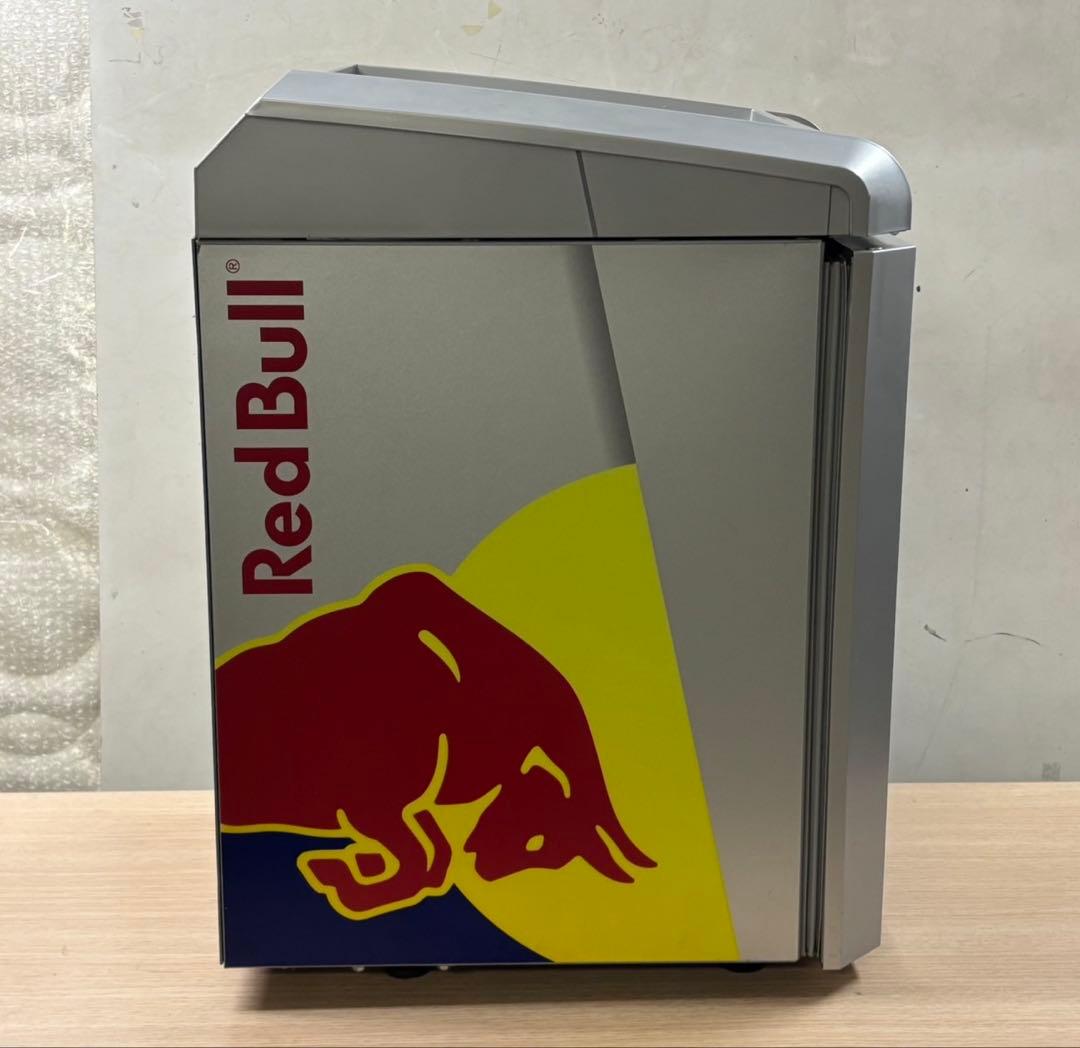 ★希少 Red Bull ミニ冷蔵庫 RB-GDC LED レッドブル