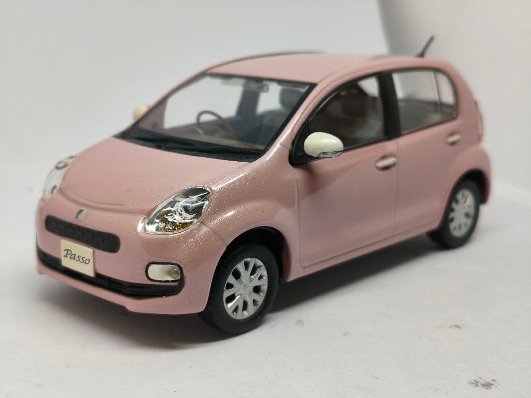 Passo ピンク ミニカー　カラーサンプル　1/30　パッソ　hana