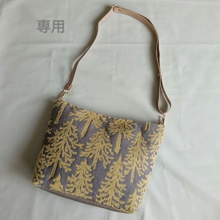 ☆プラム堂∬☆ミナペルホネン　大きめショルダーバッグ　メッツァ