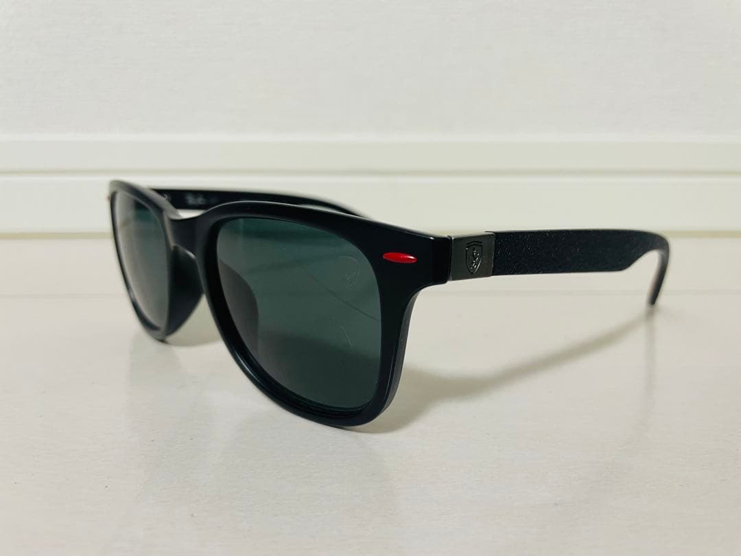 Ray-Ban× Ferrari コラボのサングラス⭐︎