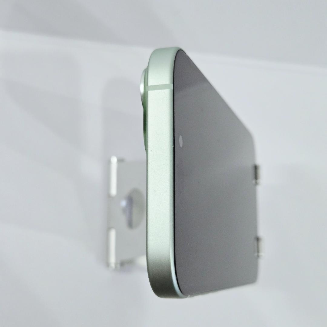 10 iPhone15 グリーン SIMフリー 極美品