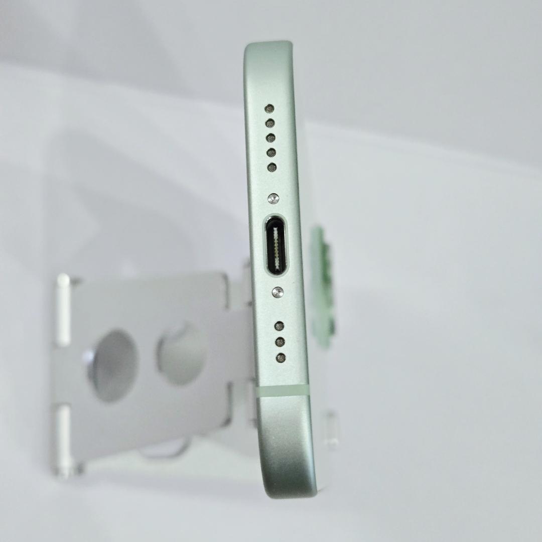 10 iPhone15 グリーン SIMフリー 極美品
