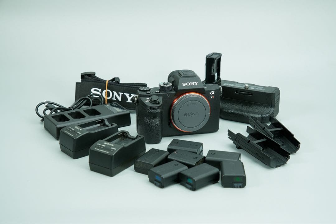完動品・少シャッター3052回SONY α7RM2純正バッテリー7個+VGセット