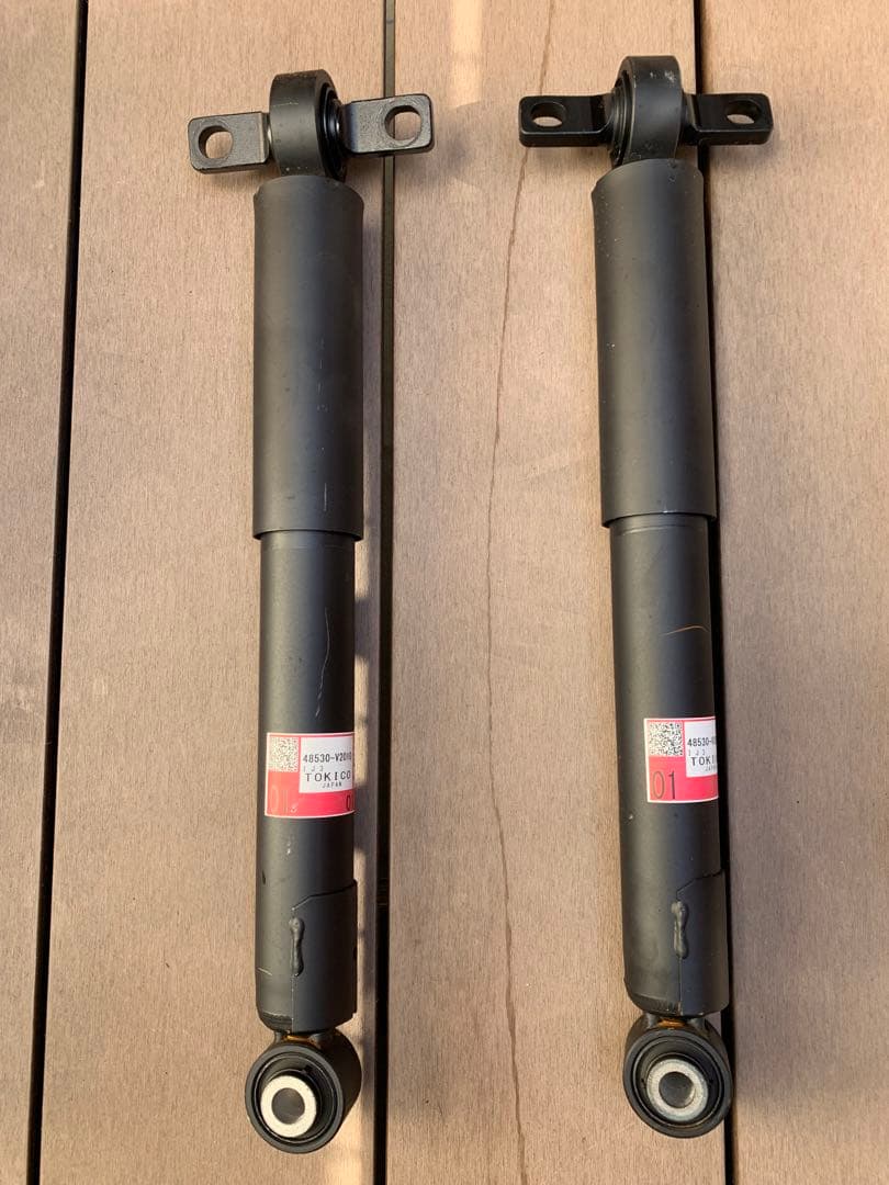 サスペンションキット（ストラット、スプリング、ショックアブソーバー）