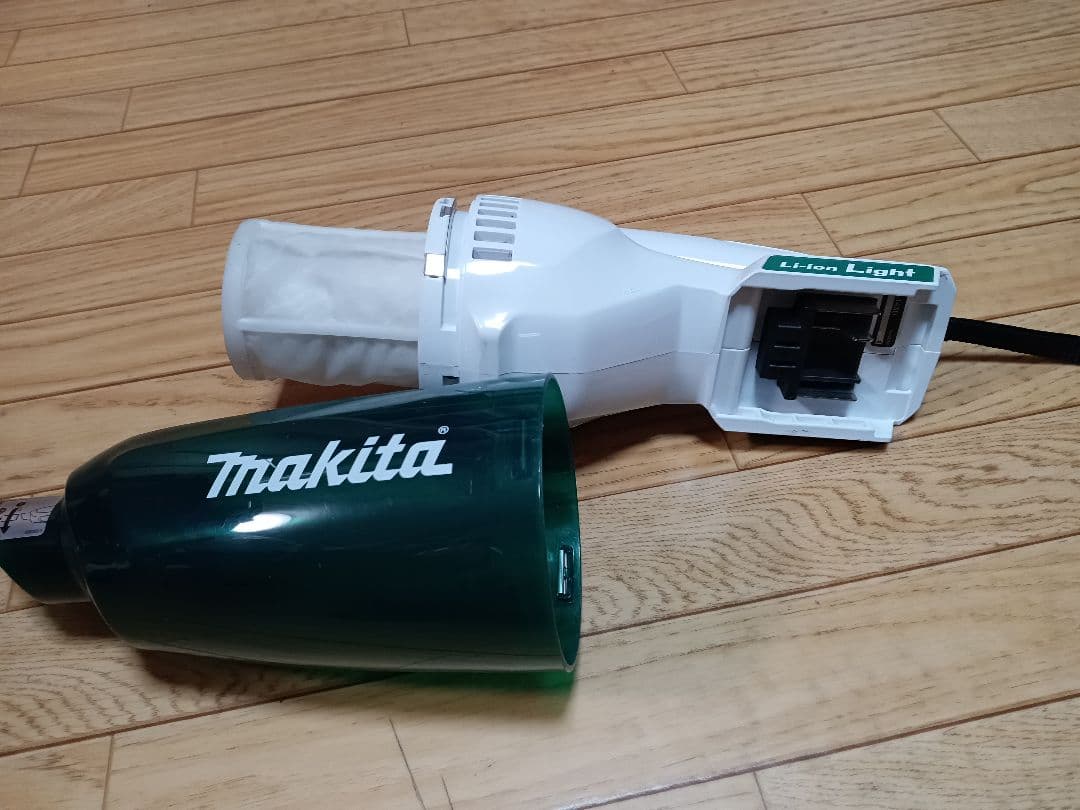 マキタ 充電式クリーナー MCL143D 14.4V　バッテリー、充電器付