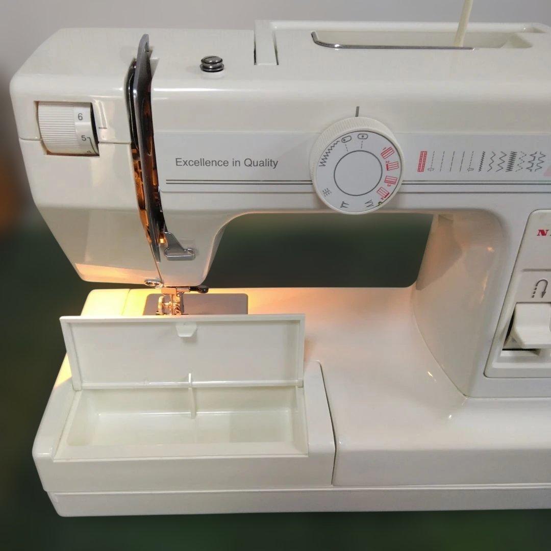 蛇の目ミシン、260型。