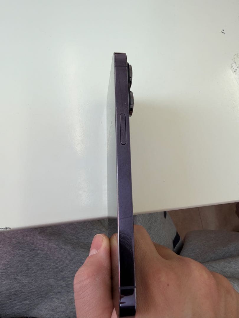 Helvy　iPhone14pro パープル　128G