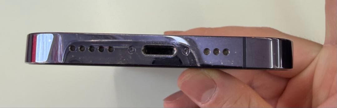 Helvy　iPhone14pro パープル　128G