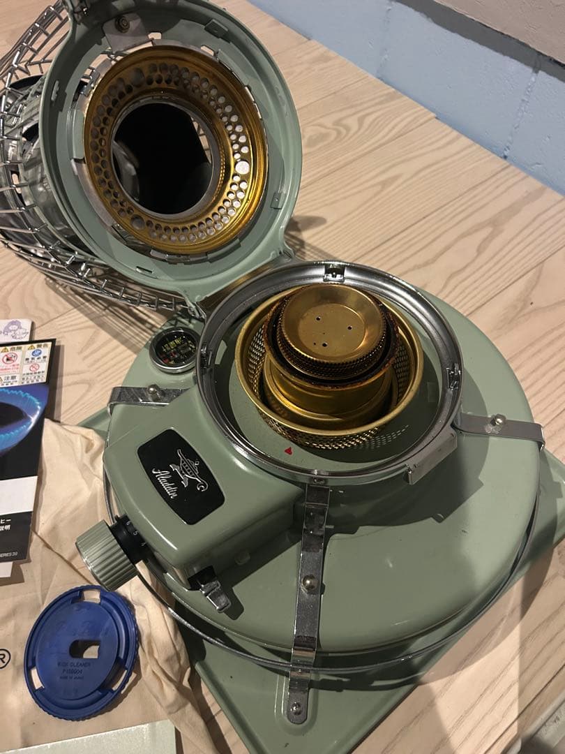 アラジン　石油ストーブ