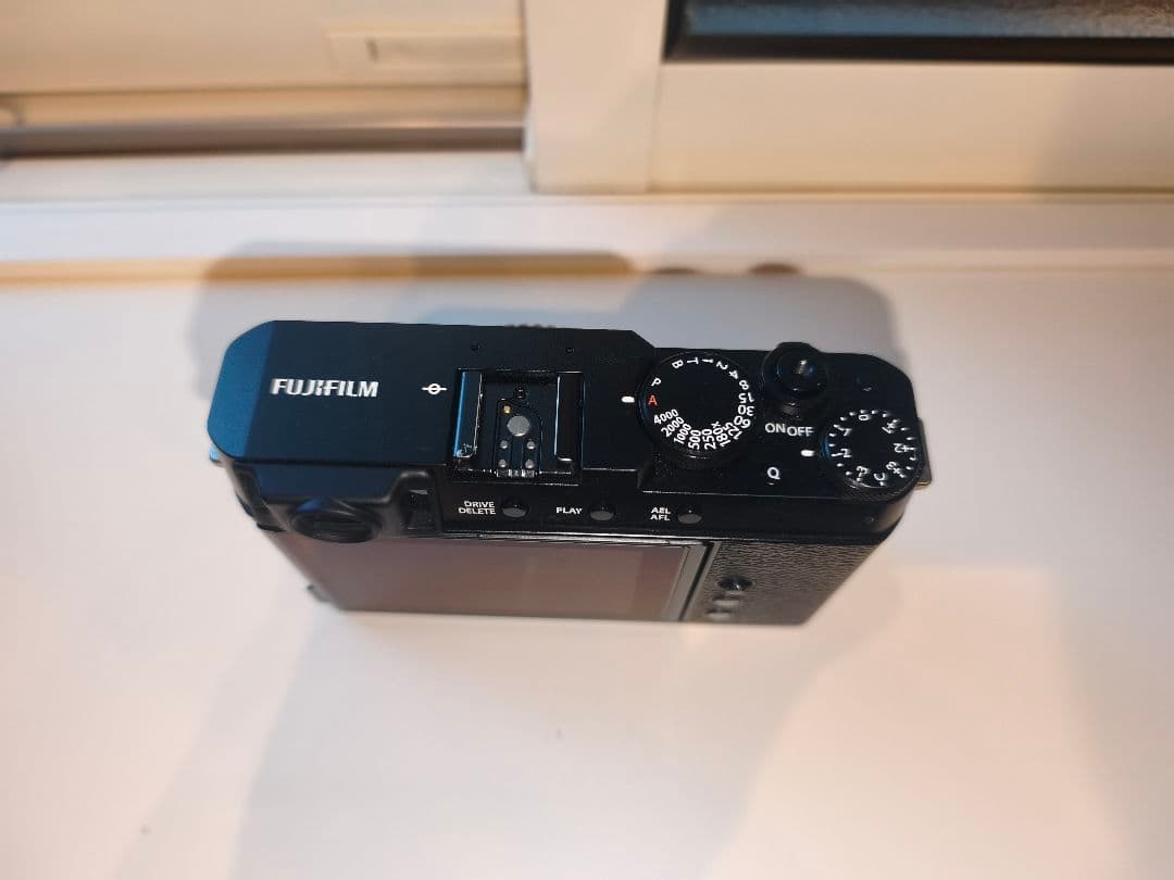 FUJIFILM X-E4 ミラーレス一眼