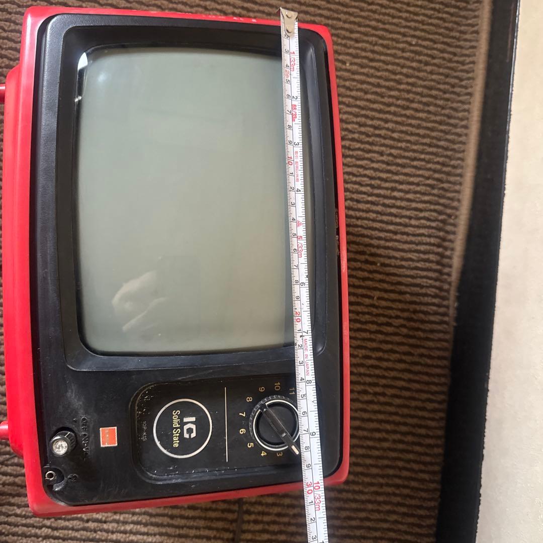 赤いブラウン管テレビ 10P-K16