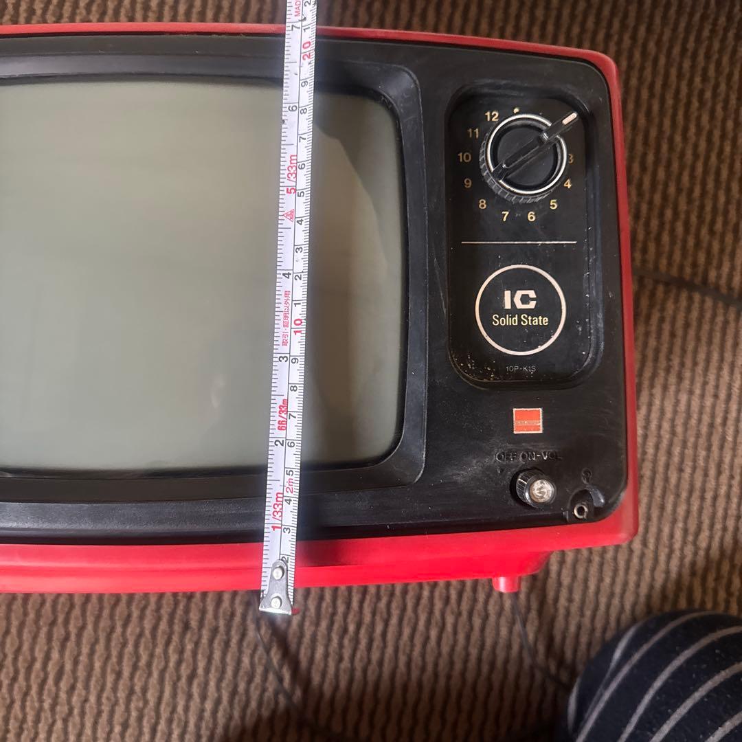 赤いブラウン管テレビ 10P-K16